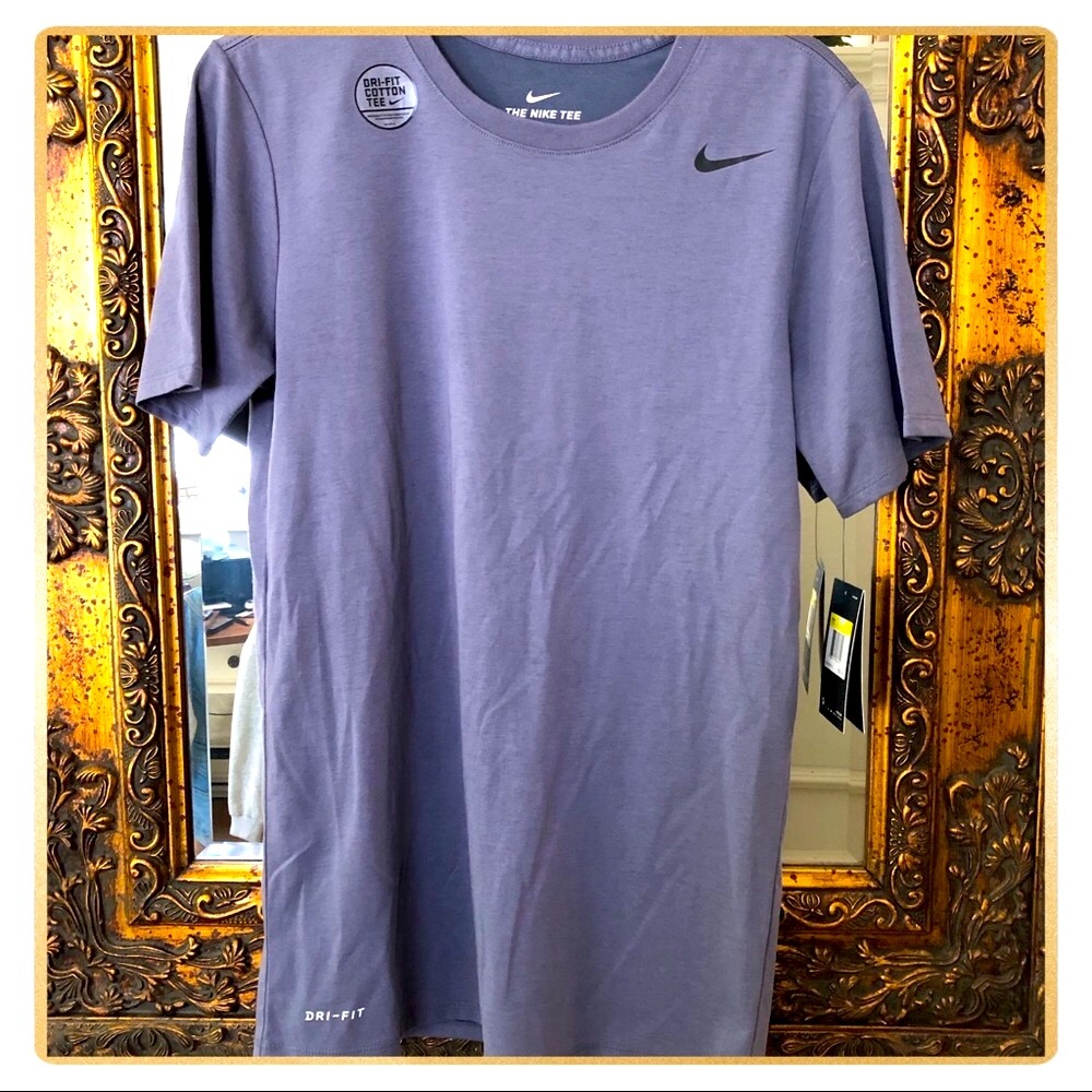 Nike Dri Fit Tee ~ new with tags- men’s size small- plum light purple color